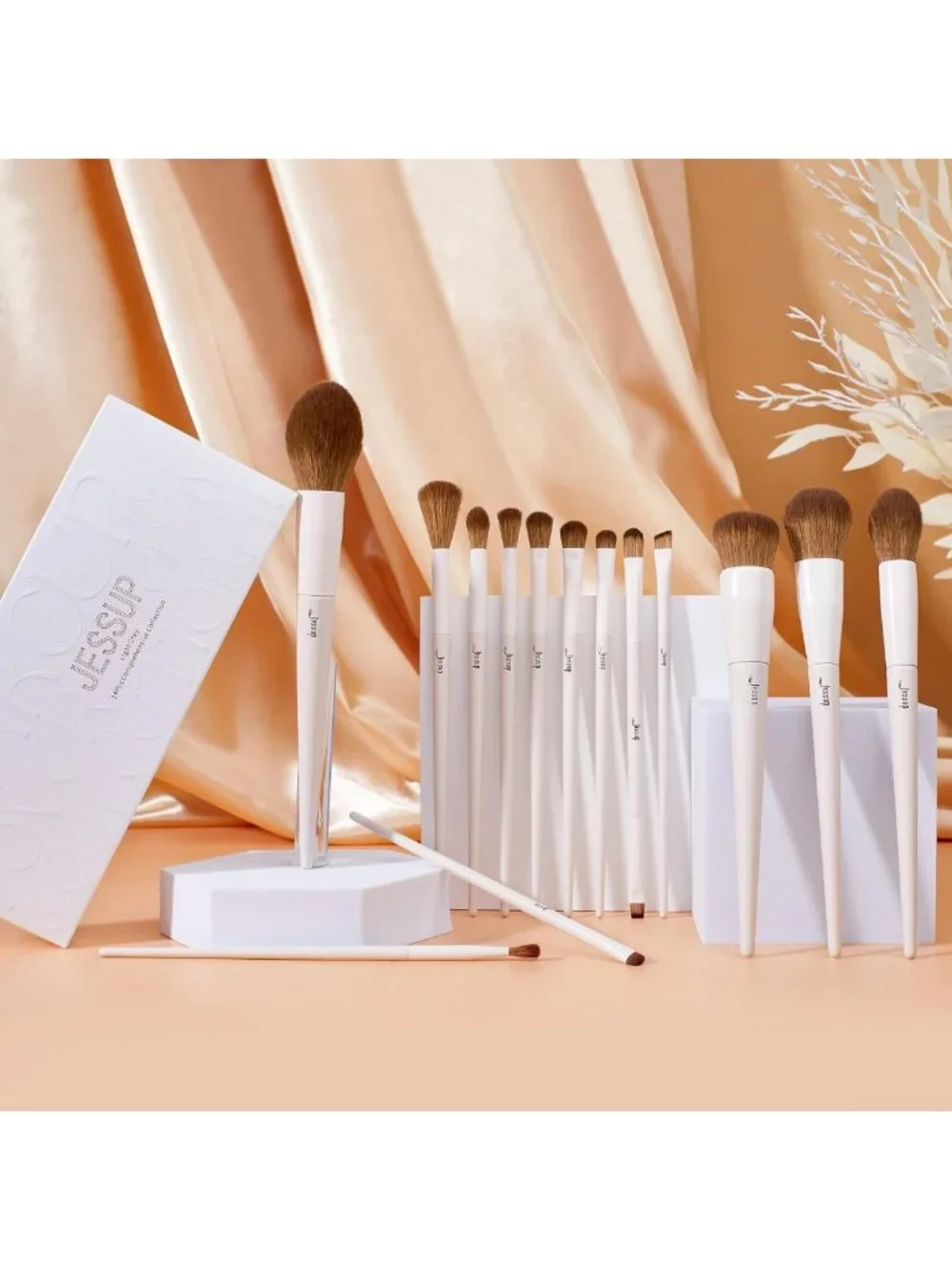 14-Piece Premium Synthetic Makeup Brush Set for Foundation, Contour, Blush